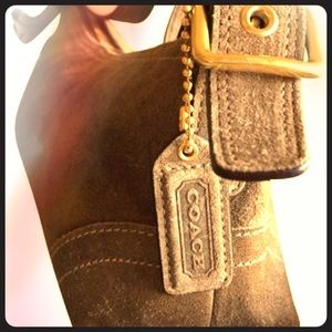 👜 COACH Soft Suede Baguette Handbag